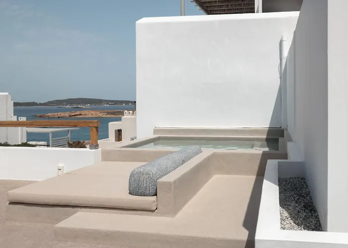 Siora Of Paros - Two Naoussa