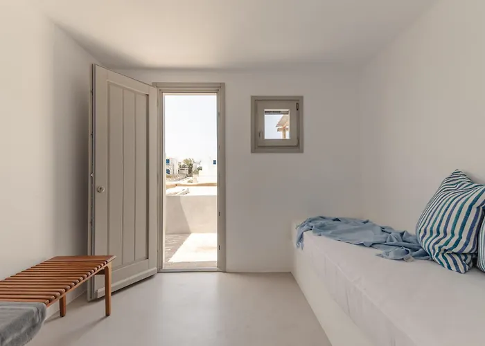 Siora Of Paros - Two Naoussa